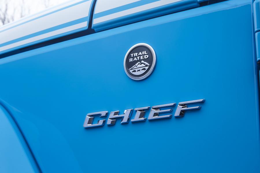 Логотип Jeep Wrangler Unlimited Chief 2017 года  (фото 5 из 5)